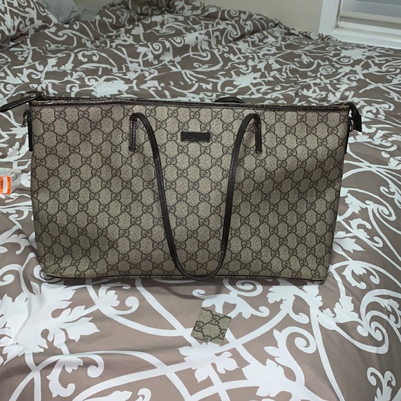 Authentic Gucci bag with optional shoulder strap - Picture 1 of 17